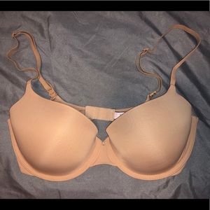Victoria’s Secret 34DD bra